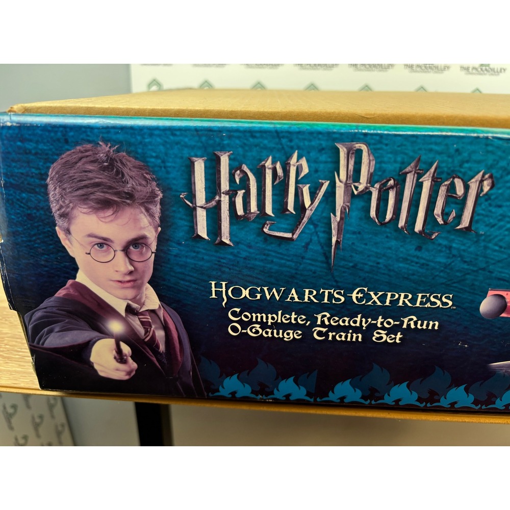 Lionel Harry Potter Hogwarts Express O-Gauge Train Set 7-11020 w/box